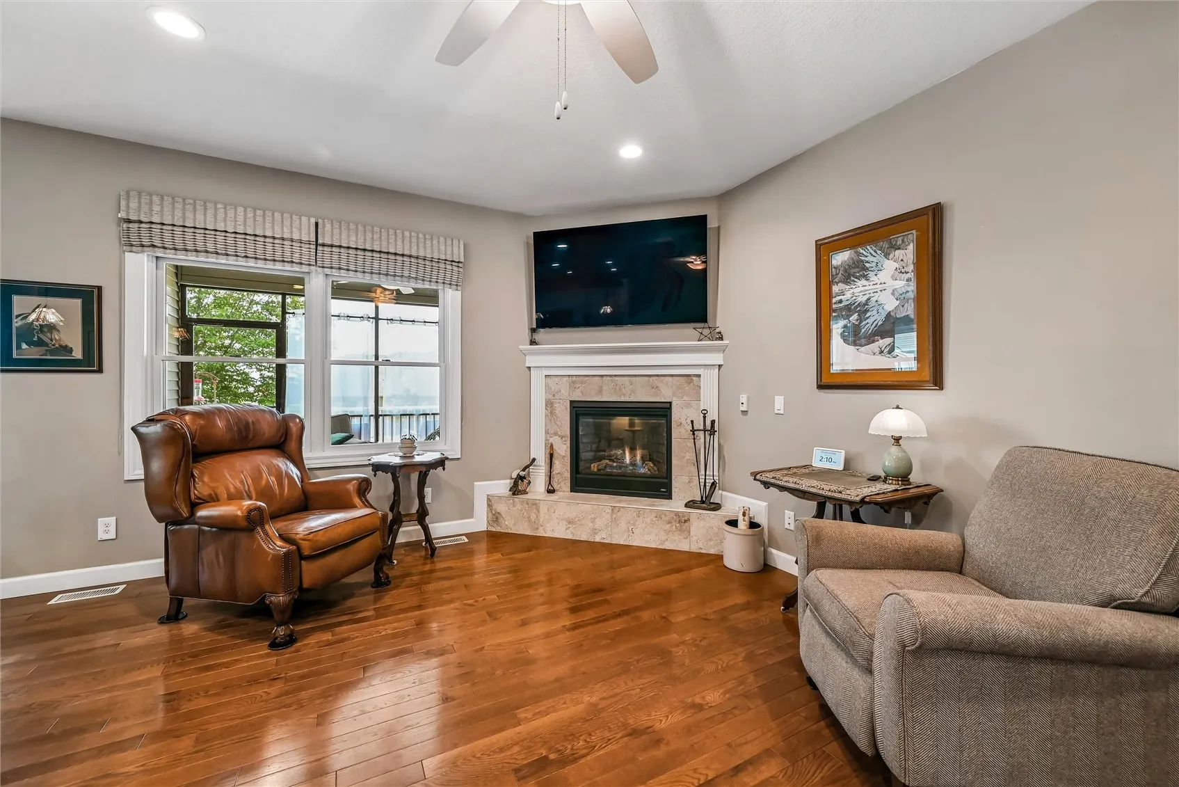 Great Room - View to Porch