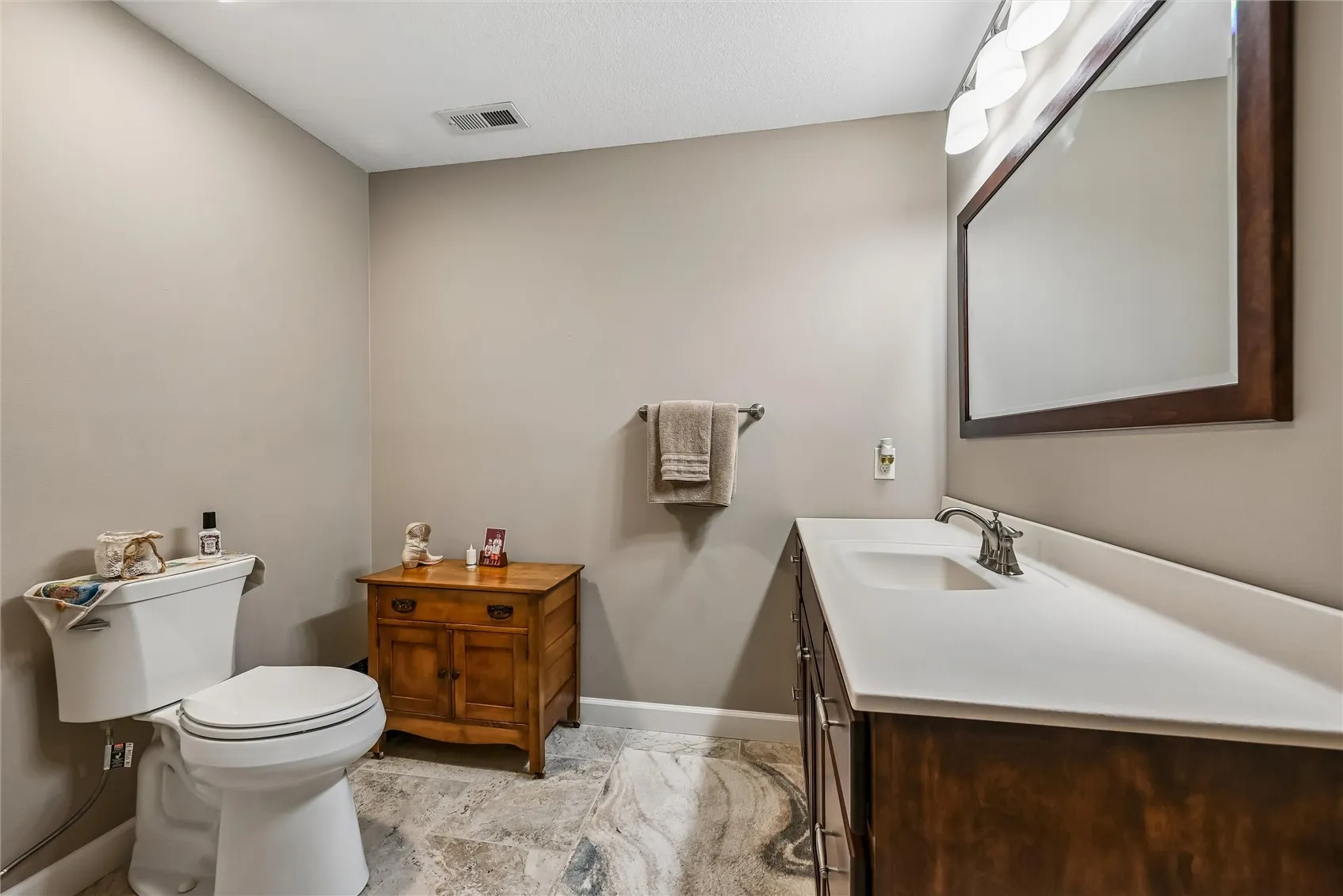LL Full Bath
