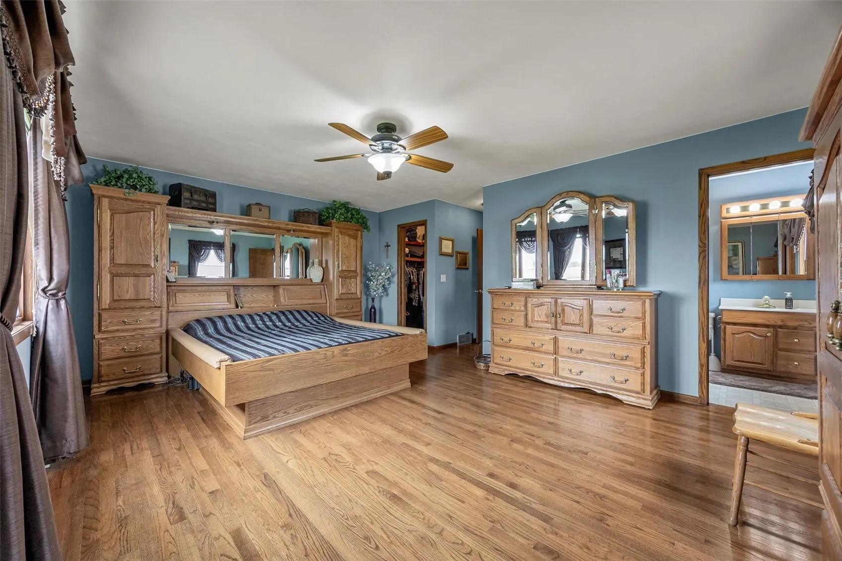 Another view of the primary bedroom.