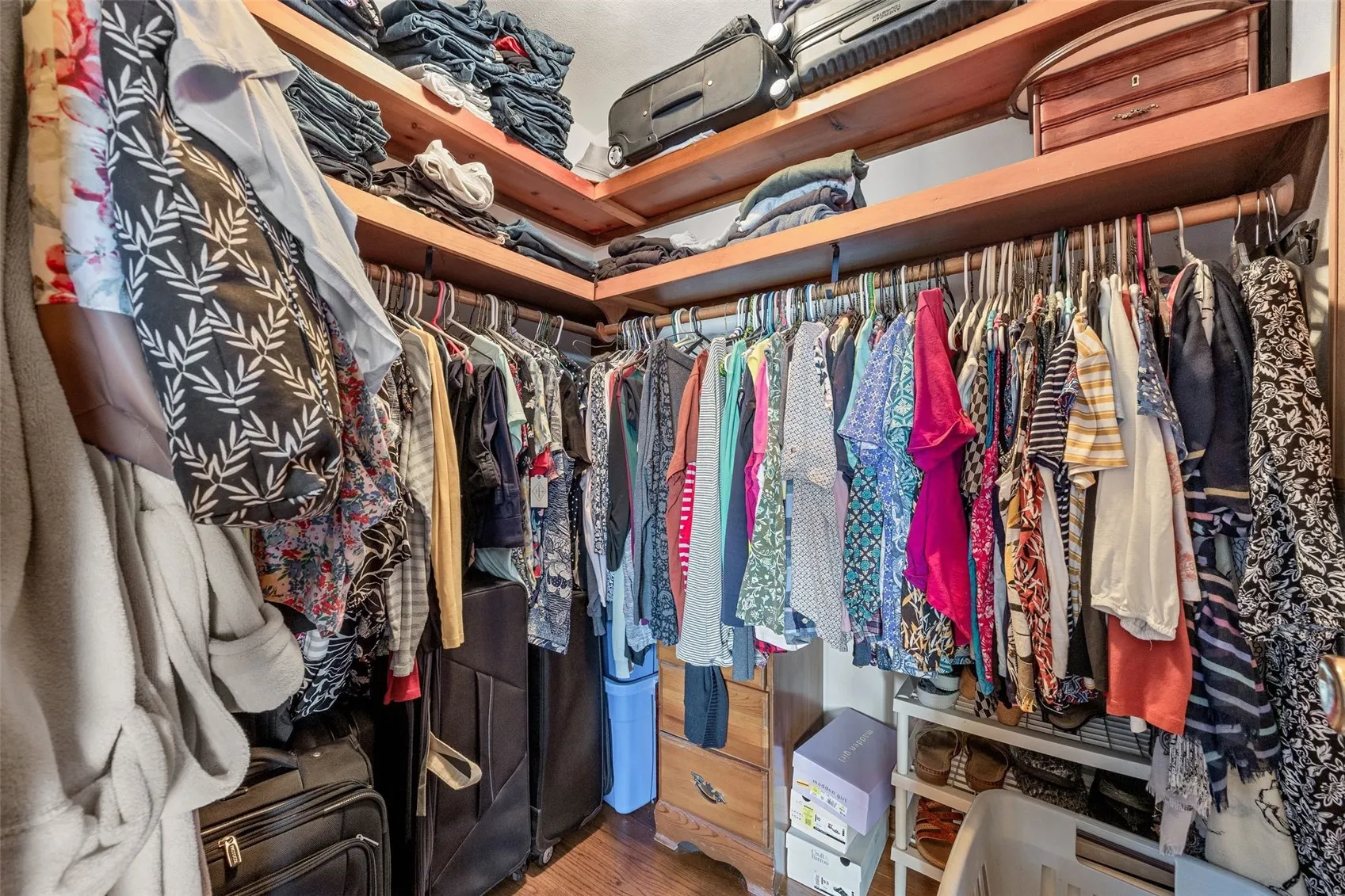 Primary closet.
