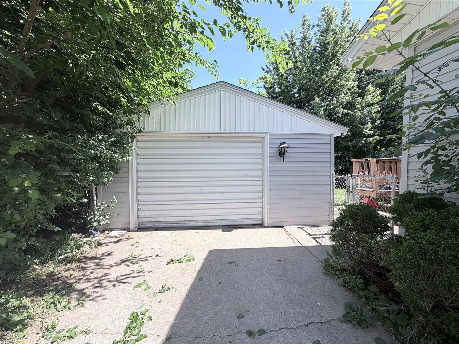Oversized Garage