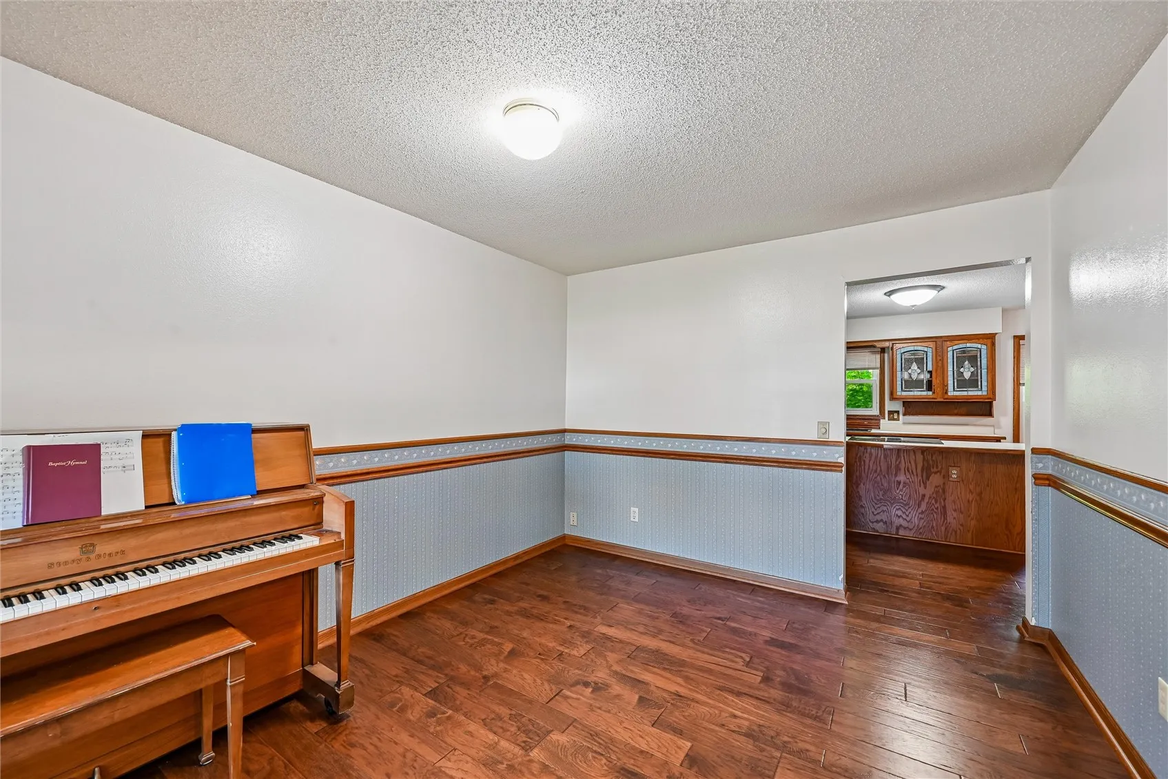Formal Dining