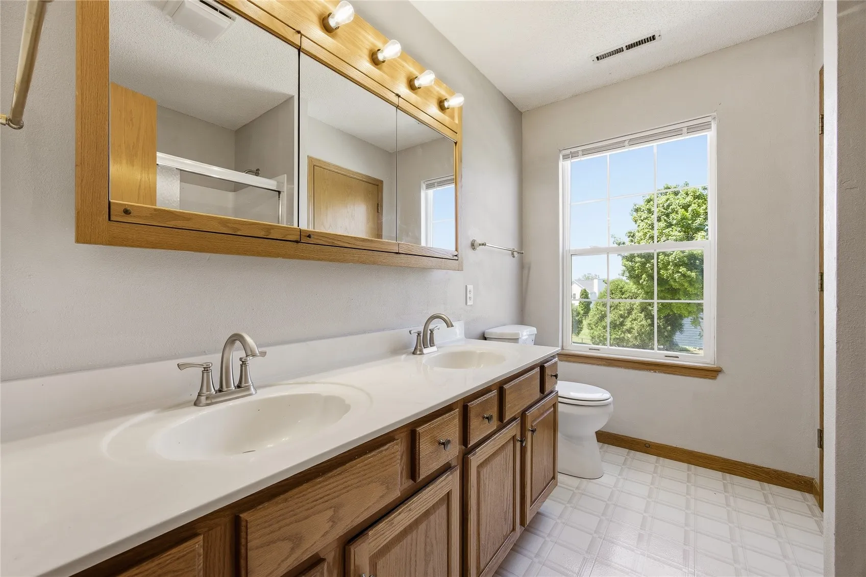 Bathroom #2