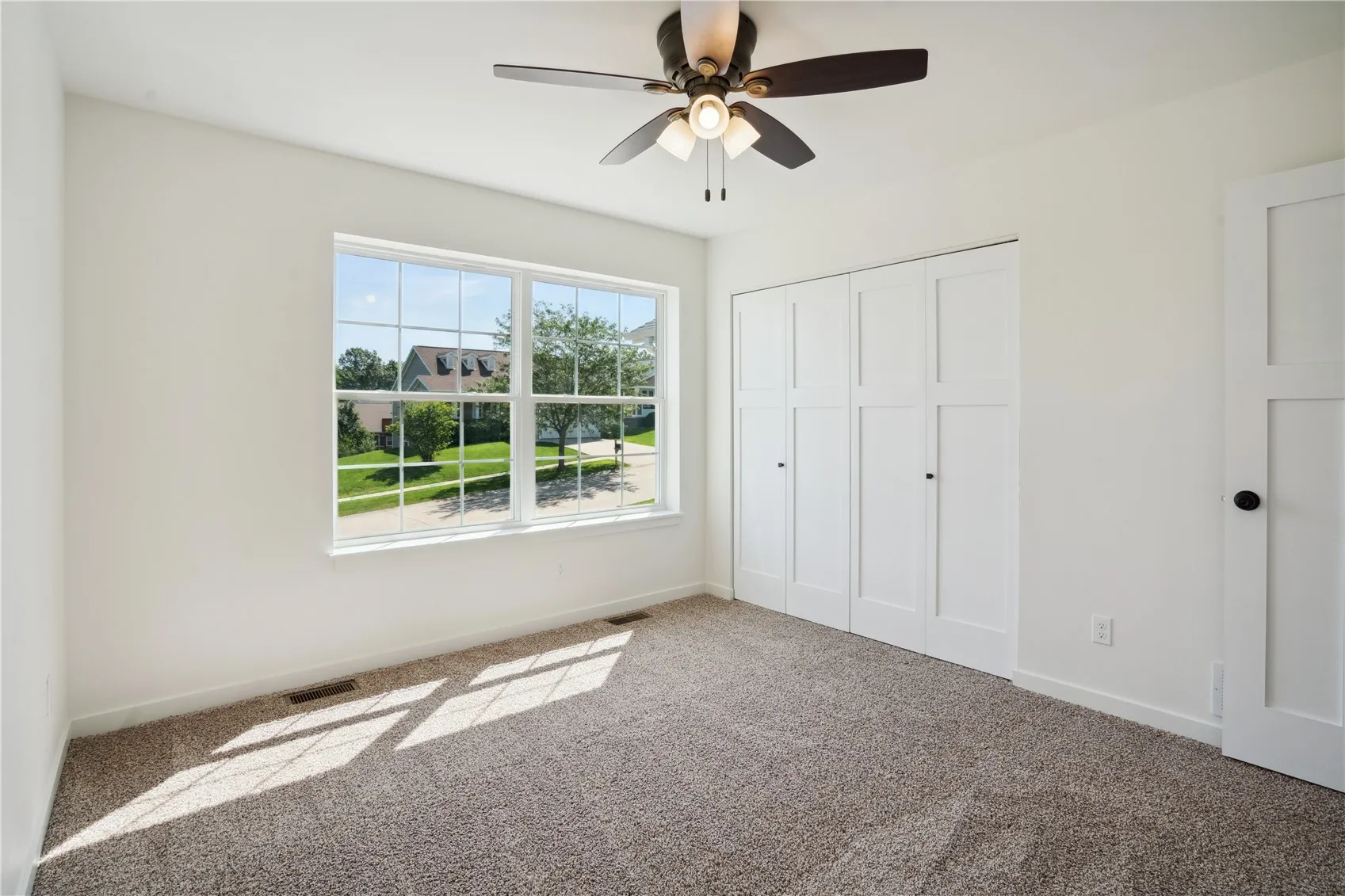*PHOTO OF SIMILAR PROPERTY*
