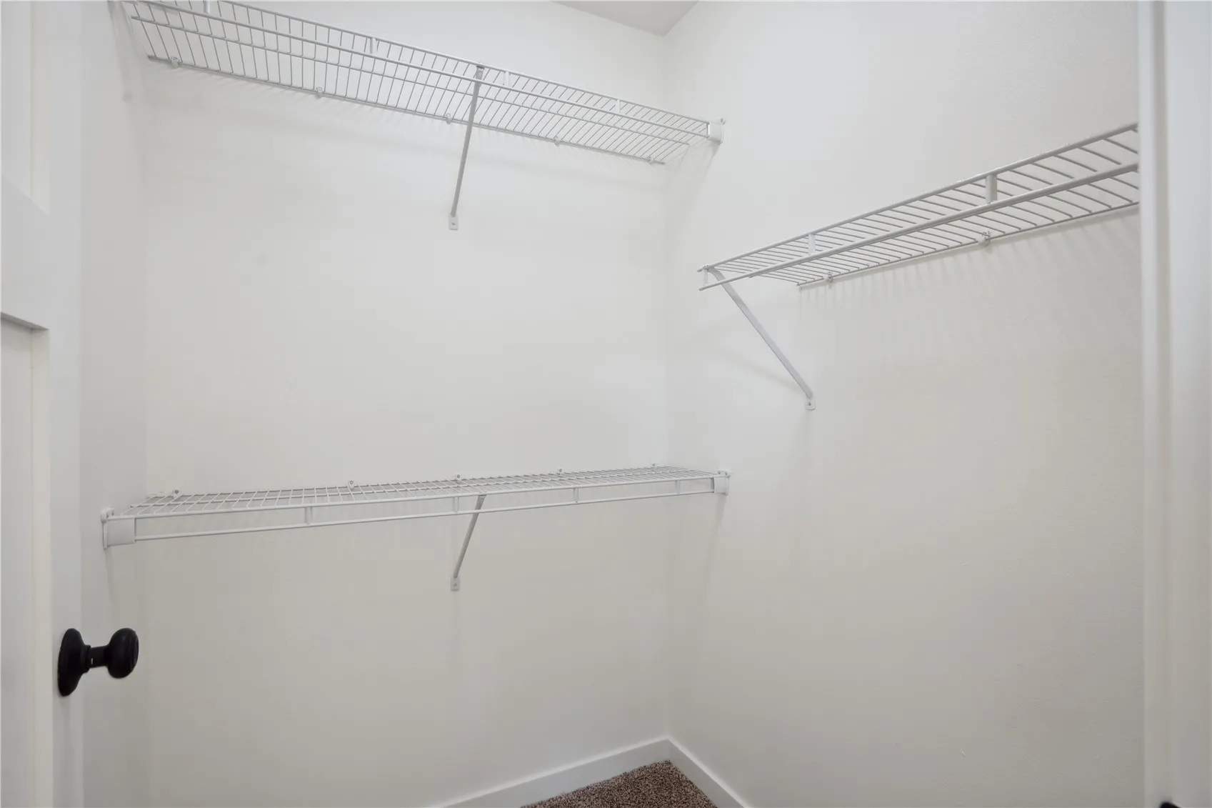 *PHOTO OF SIMILAR PROPERTY*