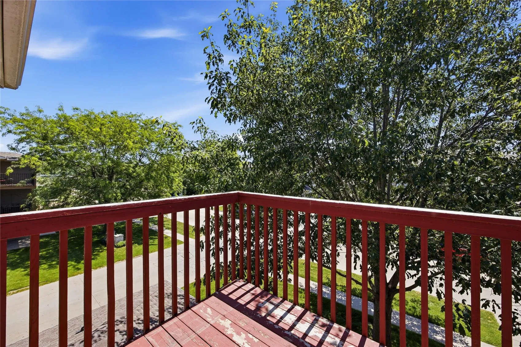 Deck to be stained by HOA