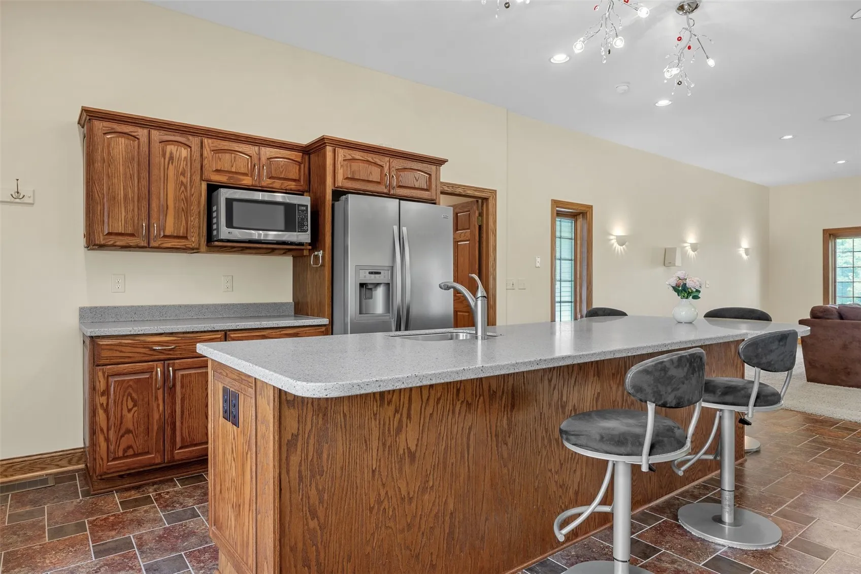 Full wet bar & half kitchen