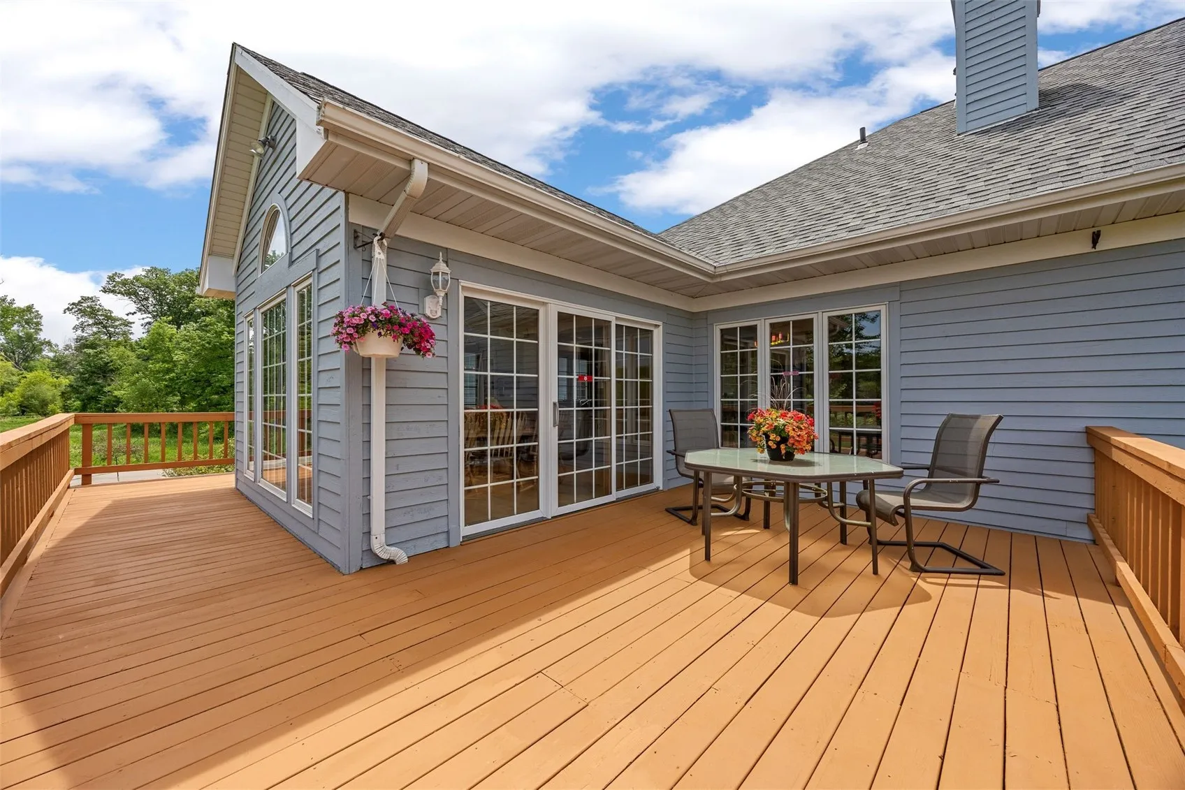 Large entertaining deck