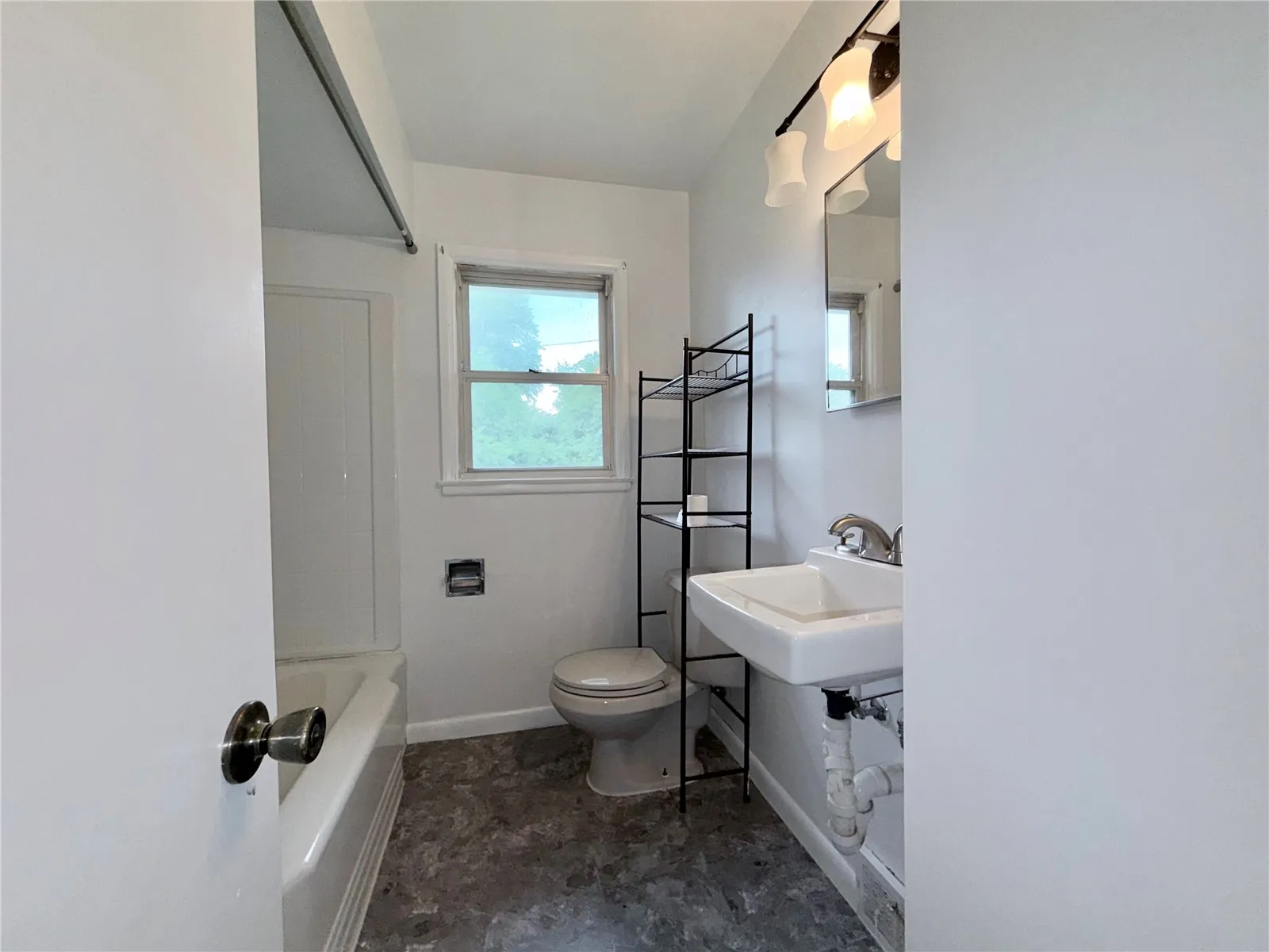 Main Bathroom.