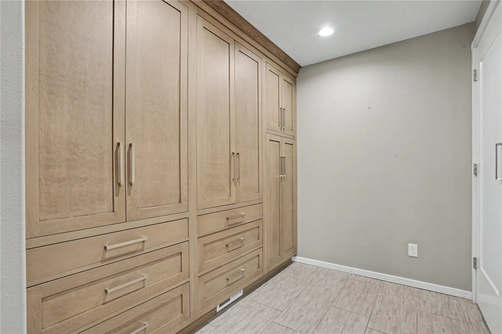 Floor 1 Bath/Laundry
