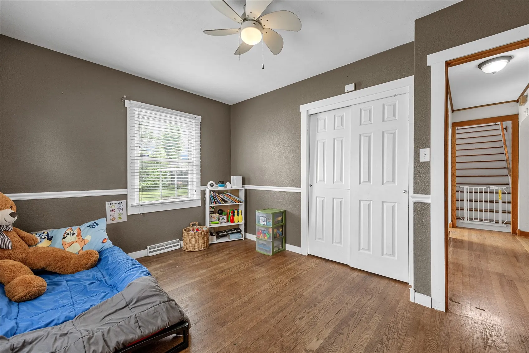 2nd bedroom 1st floor