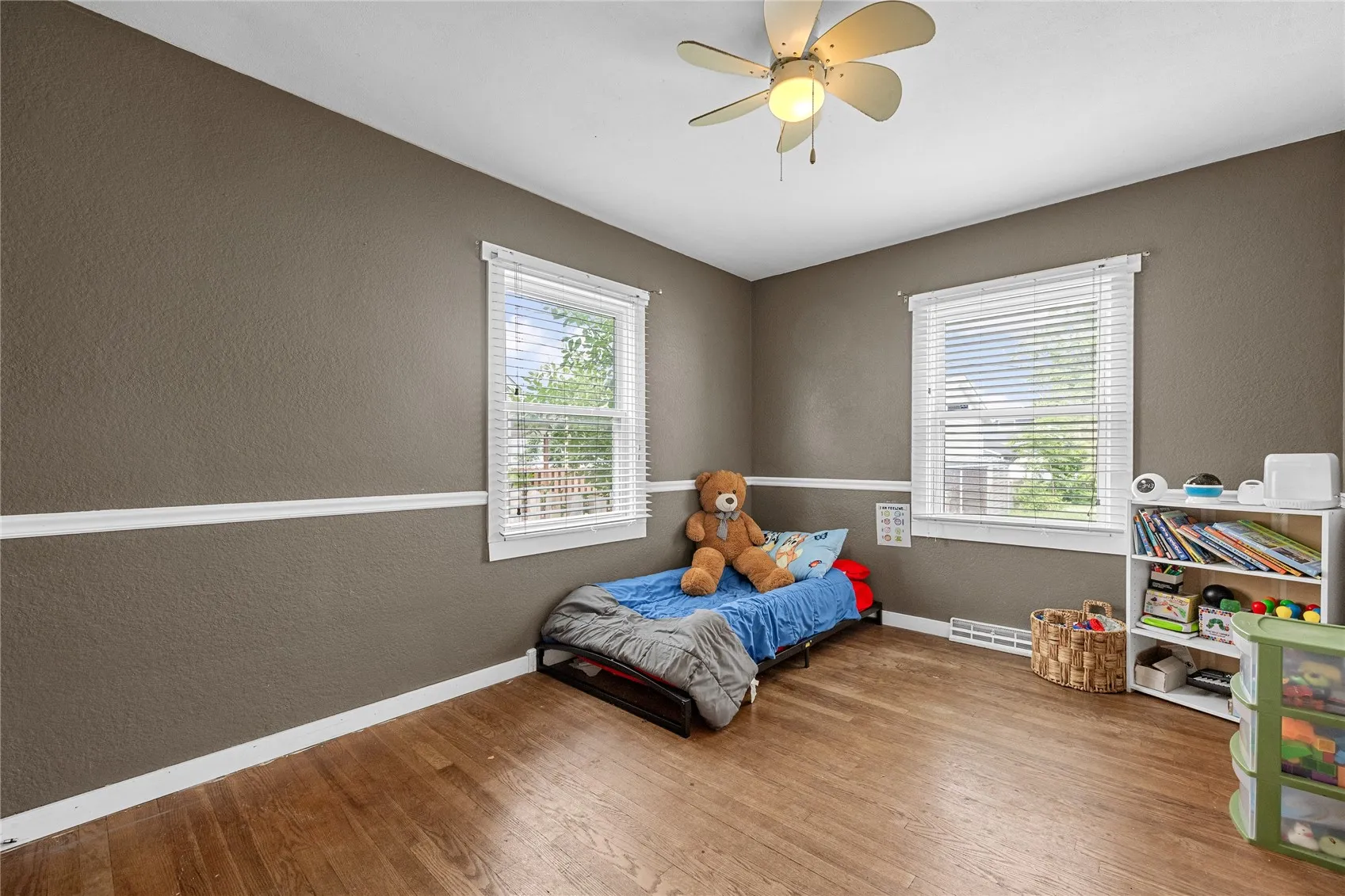 2nd bedroom 1st floor