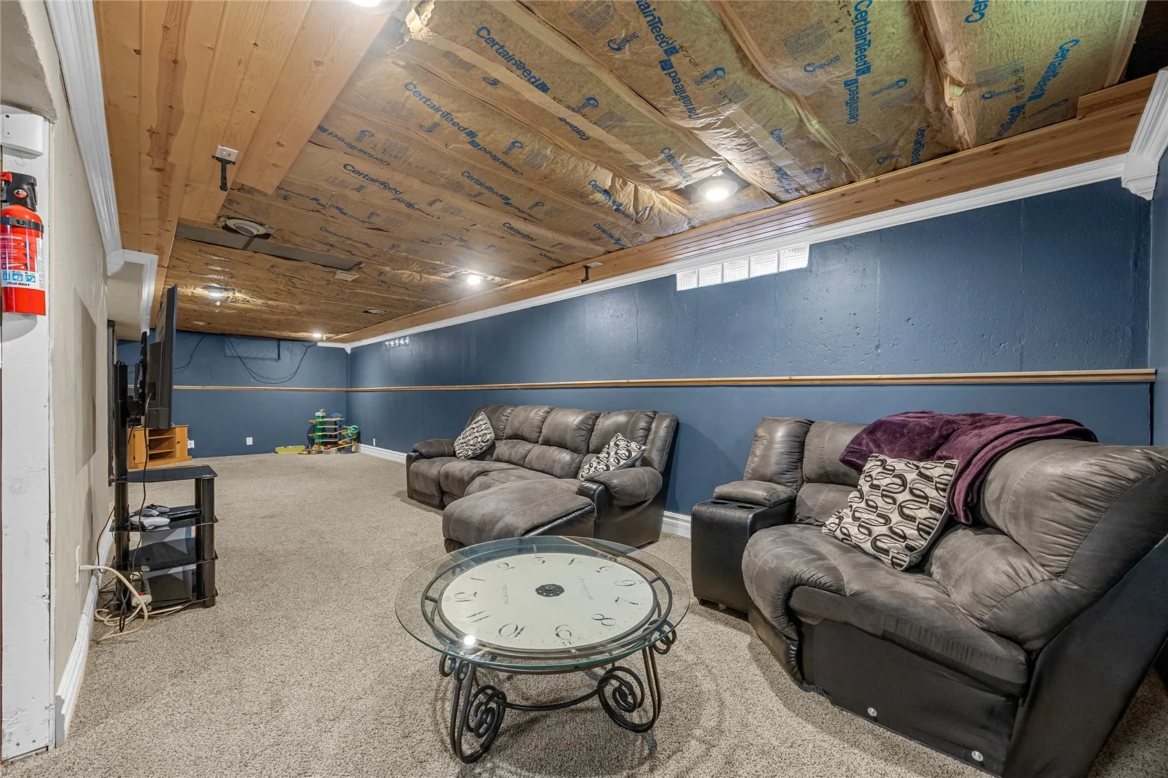Partially finished lower level with rec coom