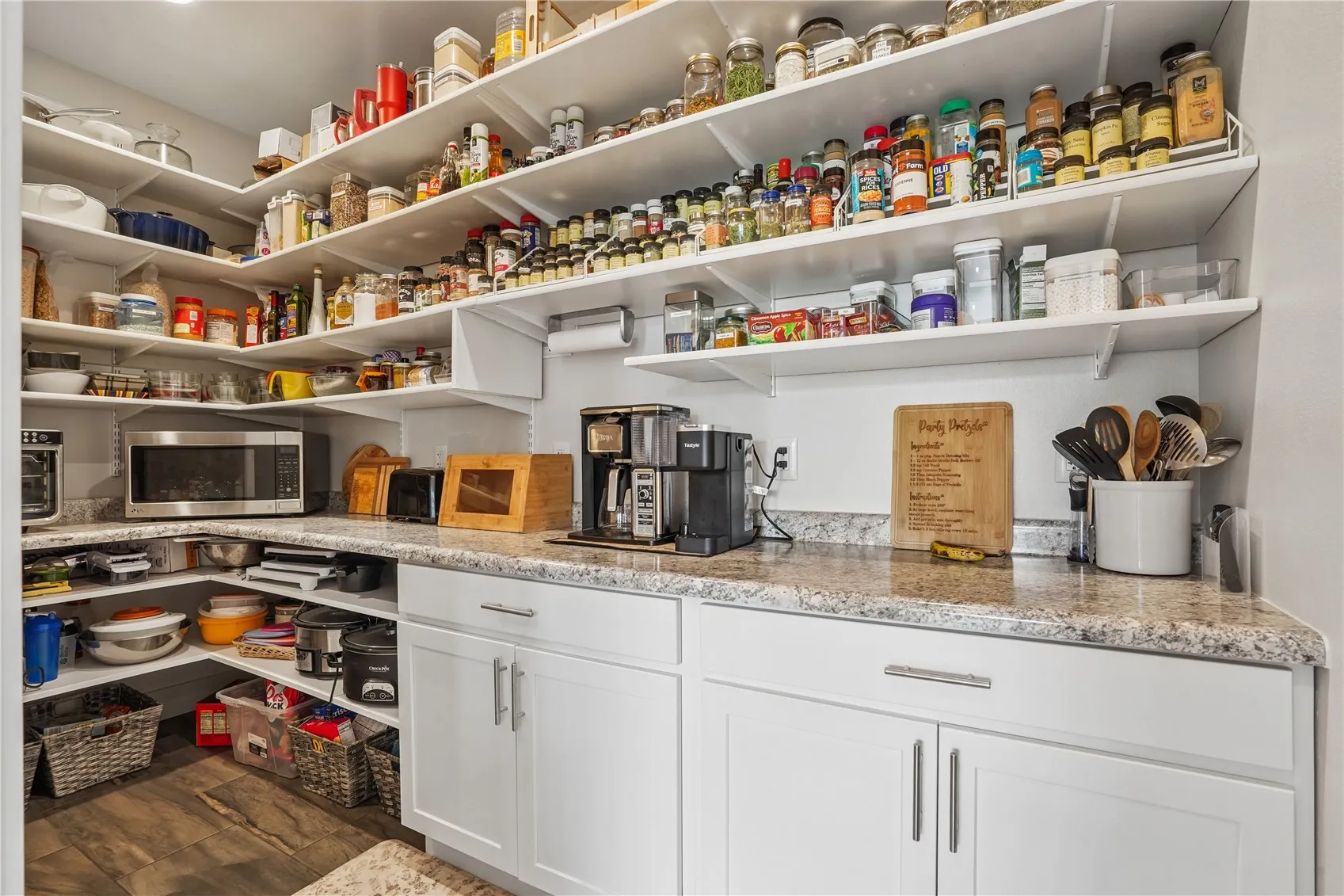 Exquisite butler's pantry!