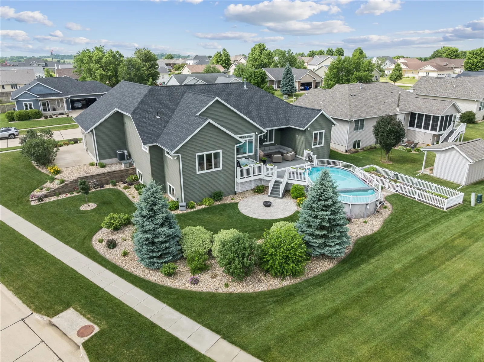 Amazing landscaping and outdoor entertaining spaces!