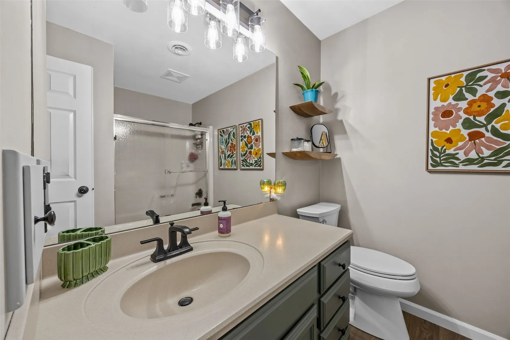 2nd floor full bath