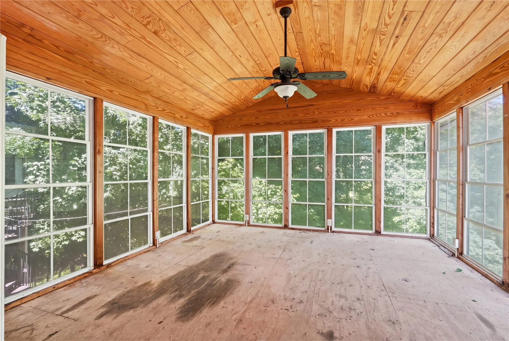 3 season room off garage