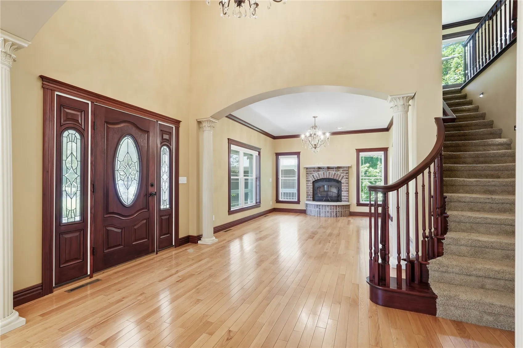 foyer & living room