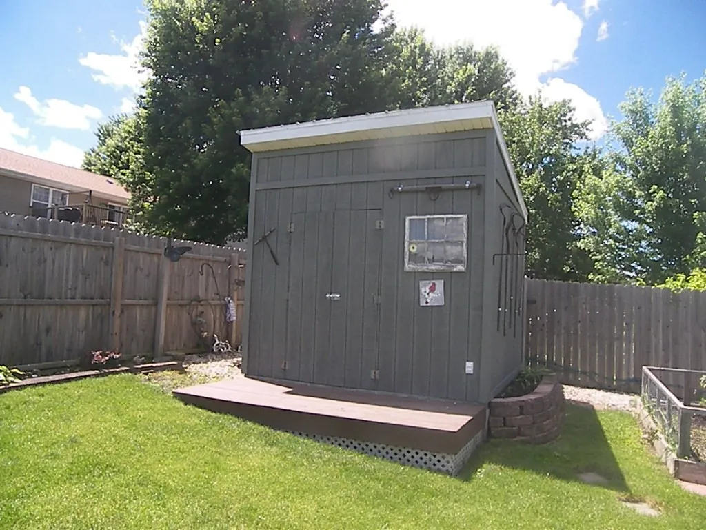 Shed w/Concrete Floor and Electricity