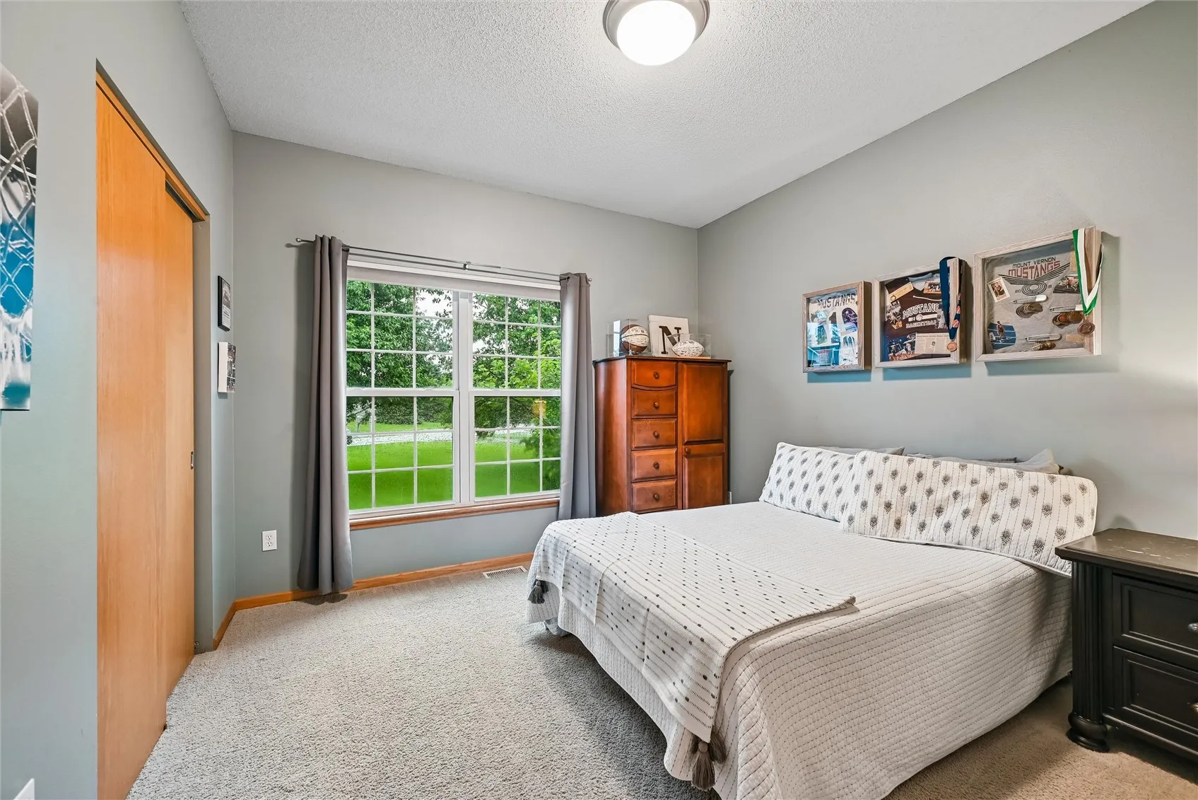Split Bedrooms - 2nd Bedroom