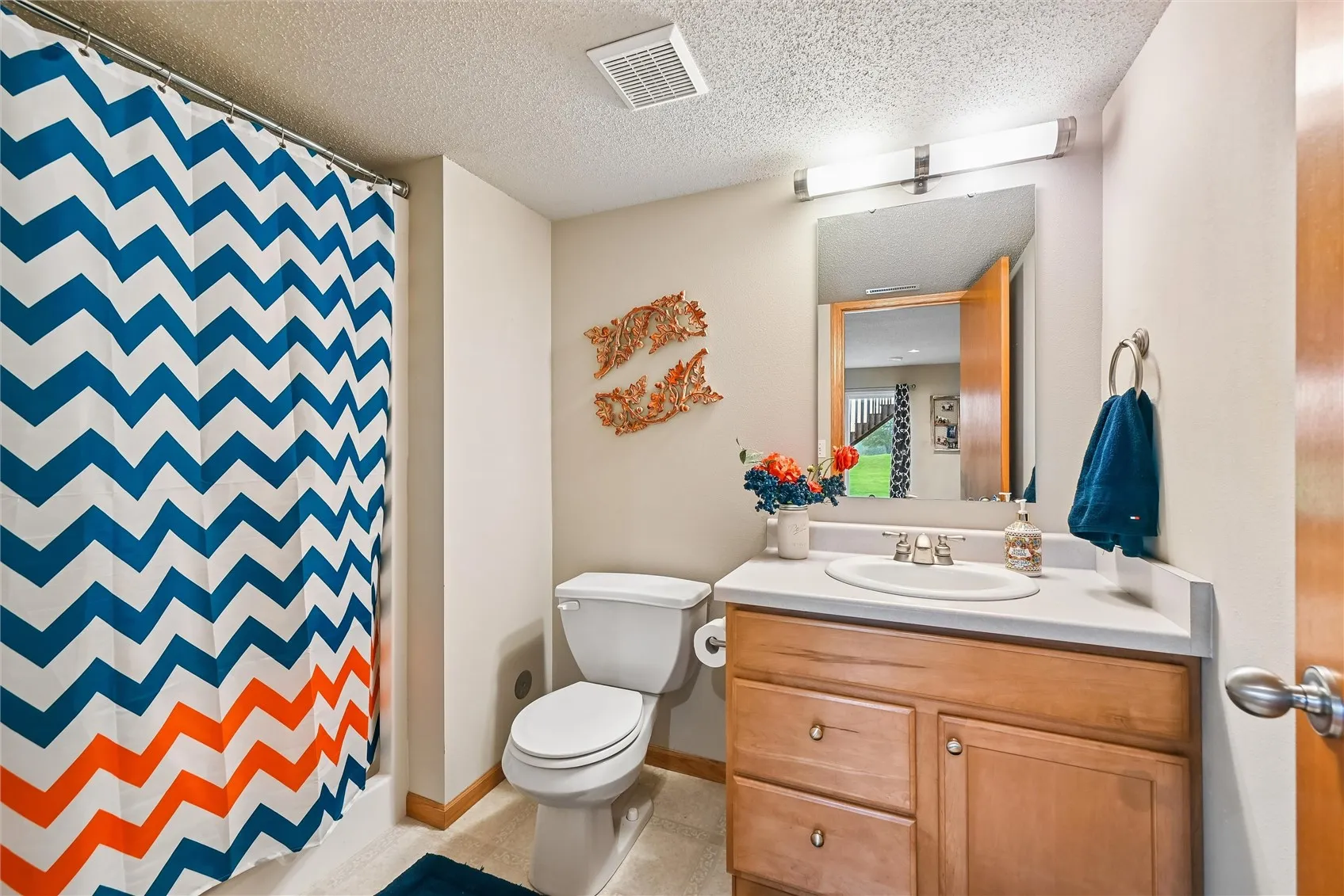 LL Full Bath