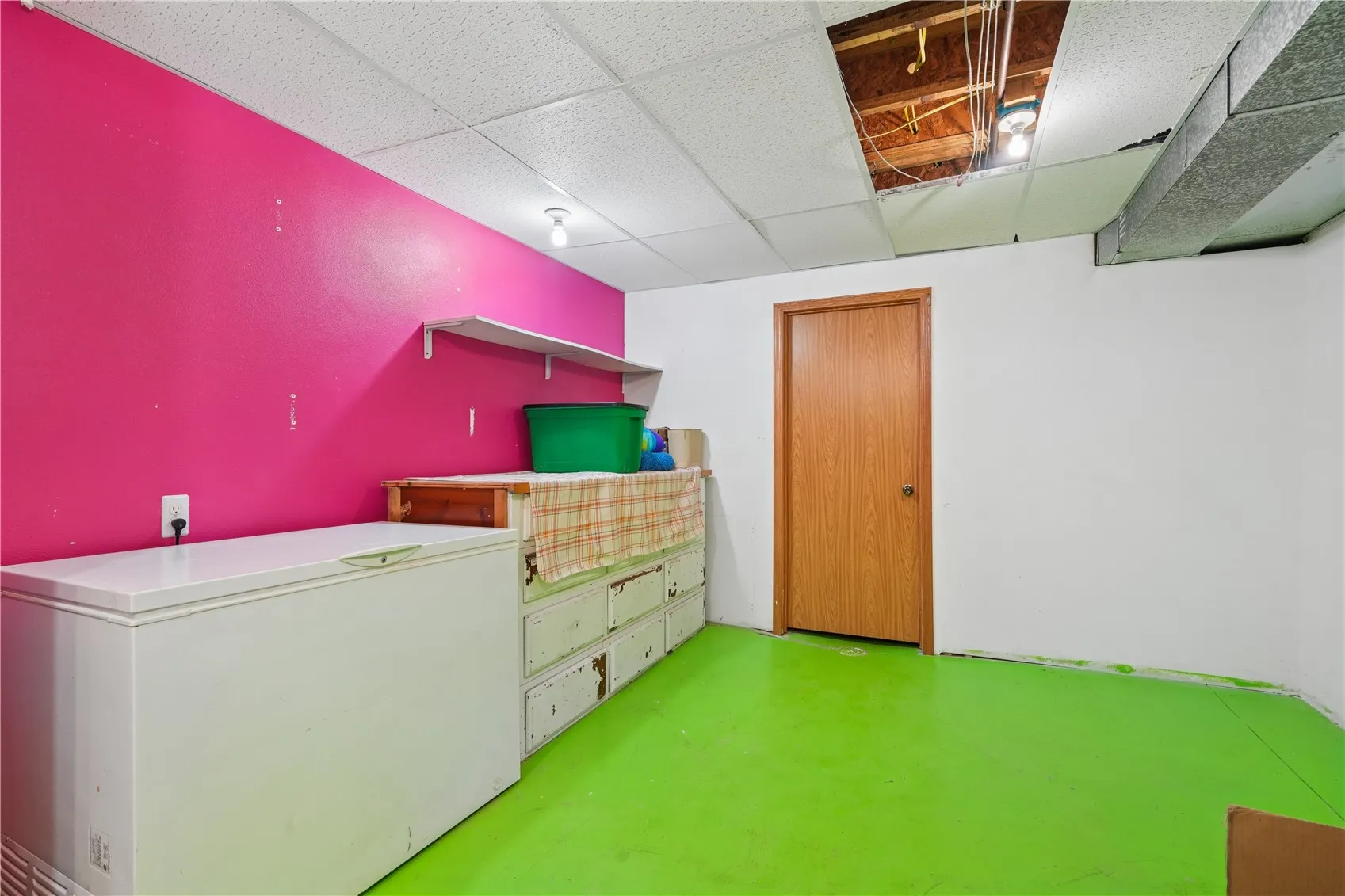 Lower-level bonus room