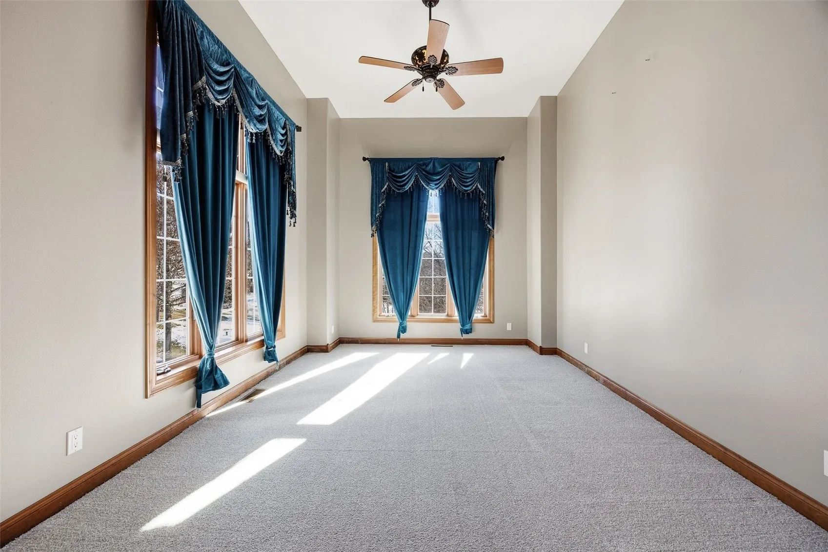 Fromal front room