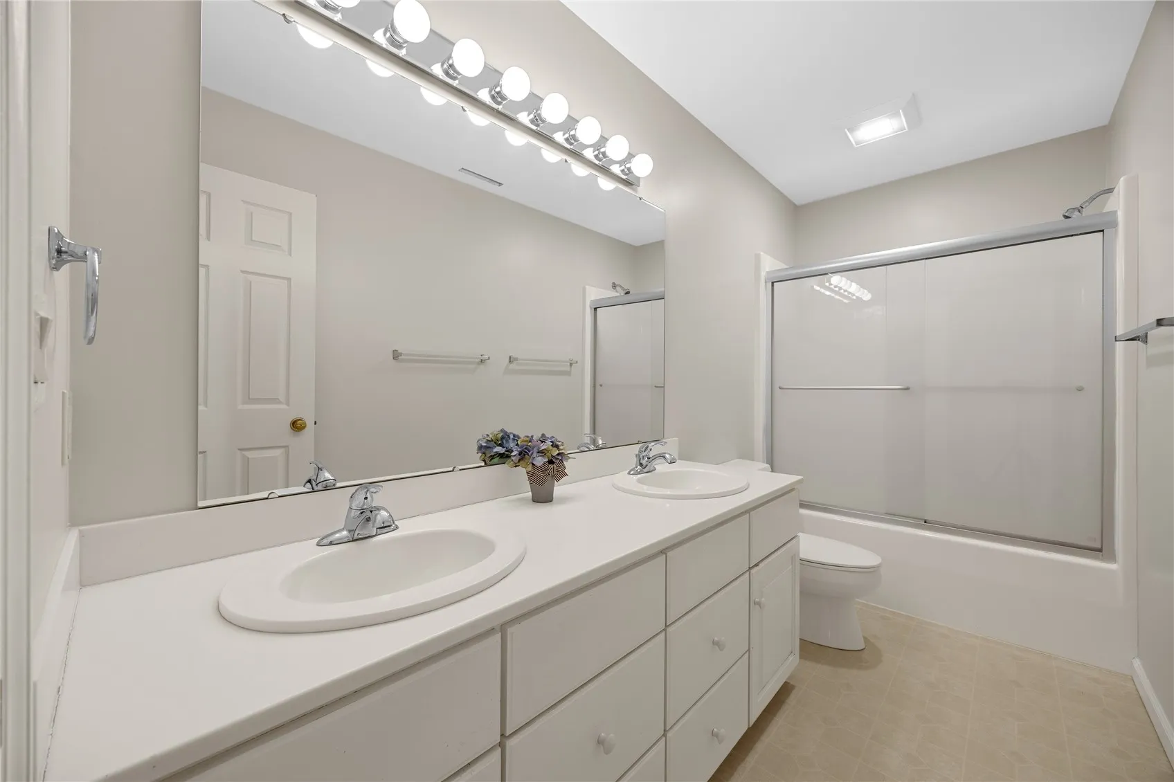 Level 2 hall bath