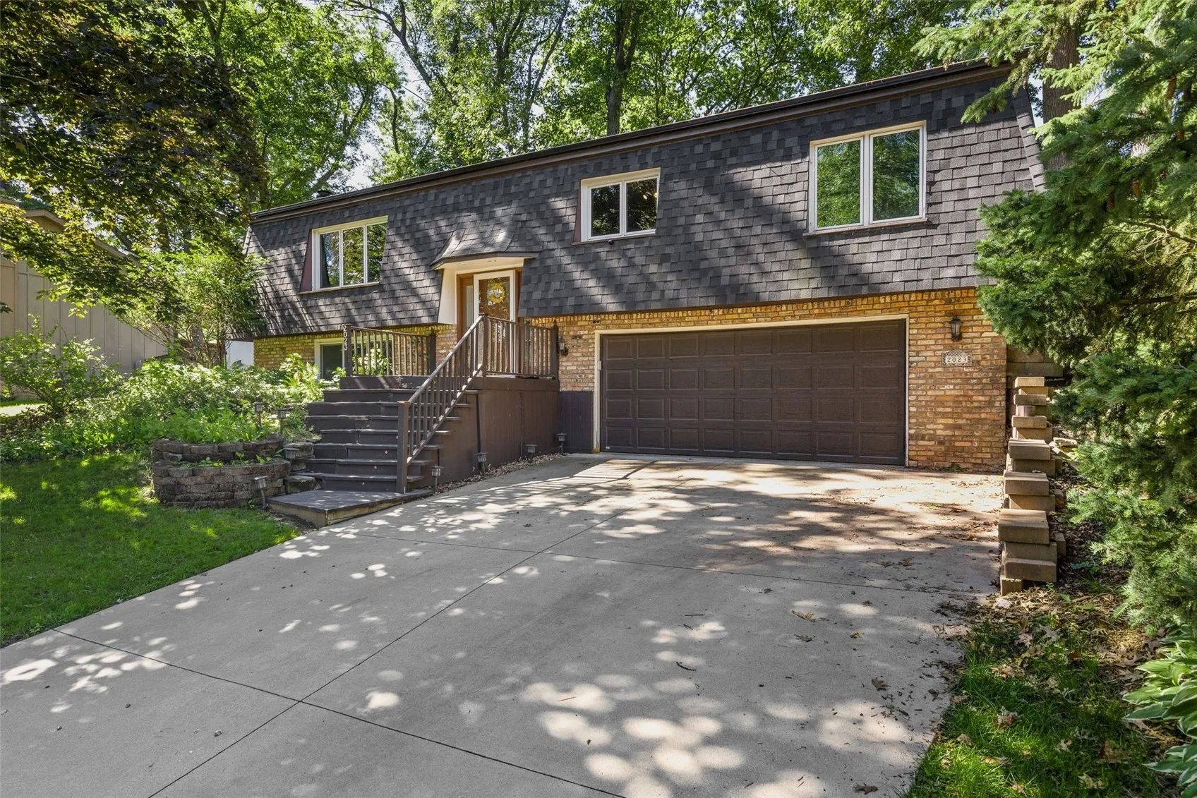 2023 Sandalwood Dr NE - front of home