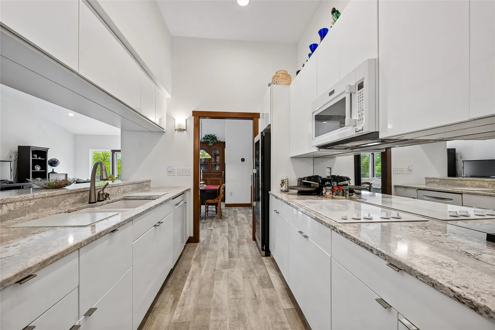 Lots of cabinet & counter space