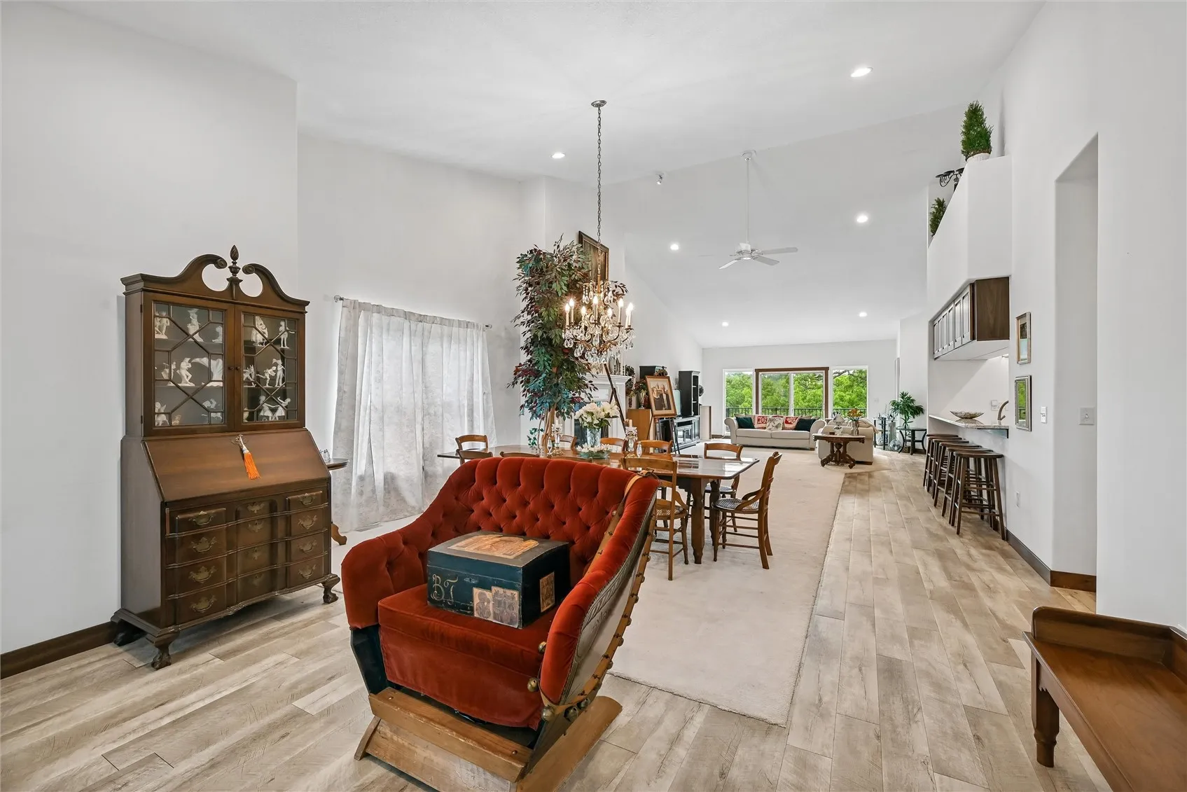 ENTRY - OPEN floor plan