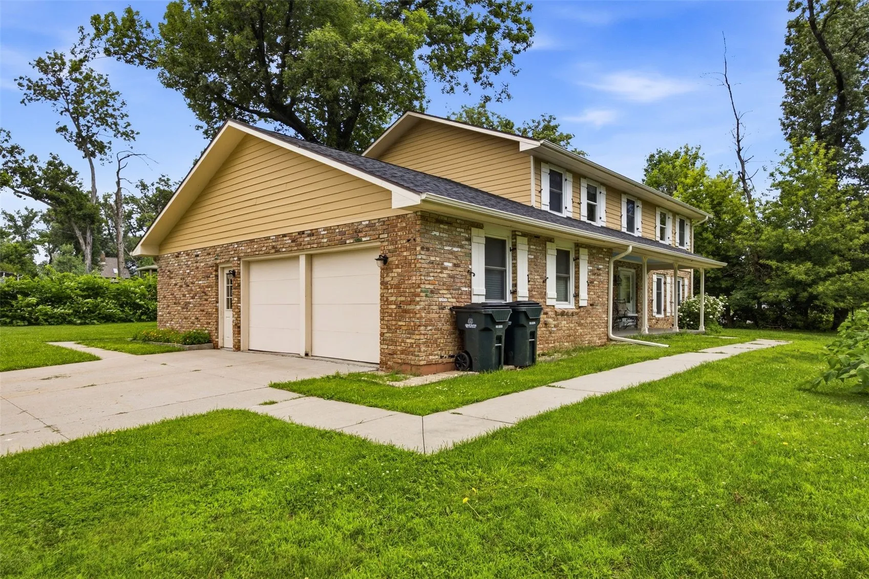 Attached Garage