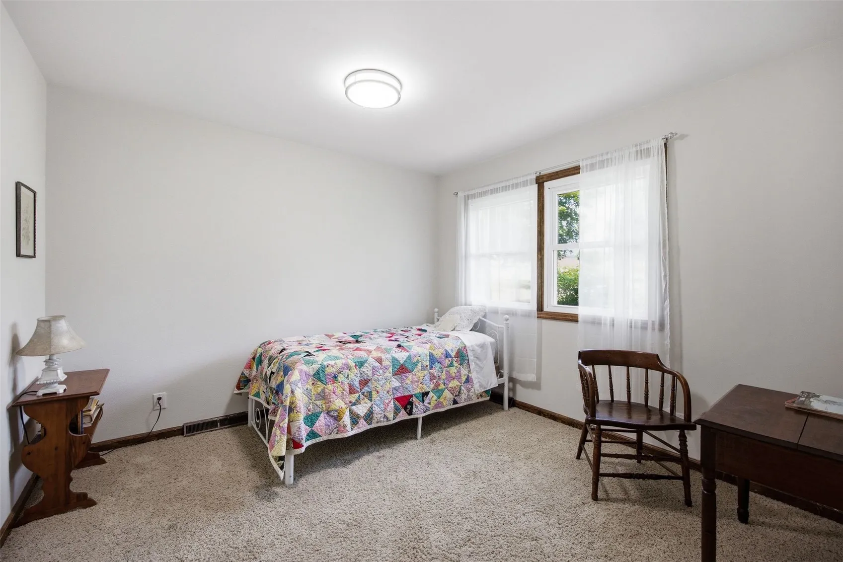 Main Floor Den/office or Nonconforming Bedroom