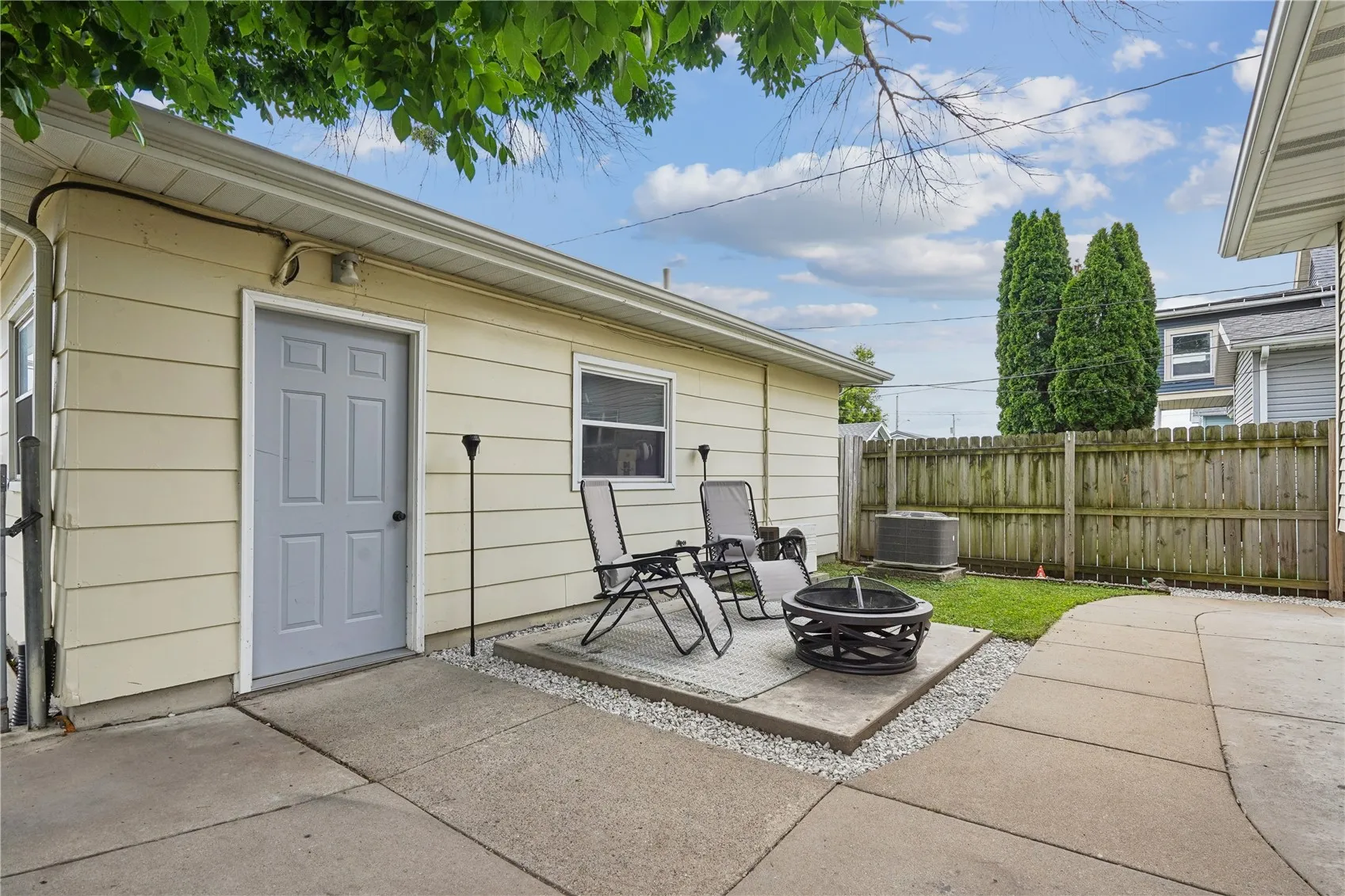 Patio/Garage