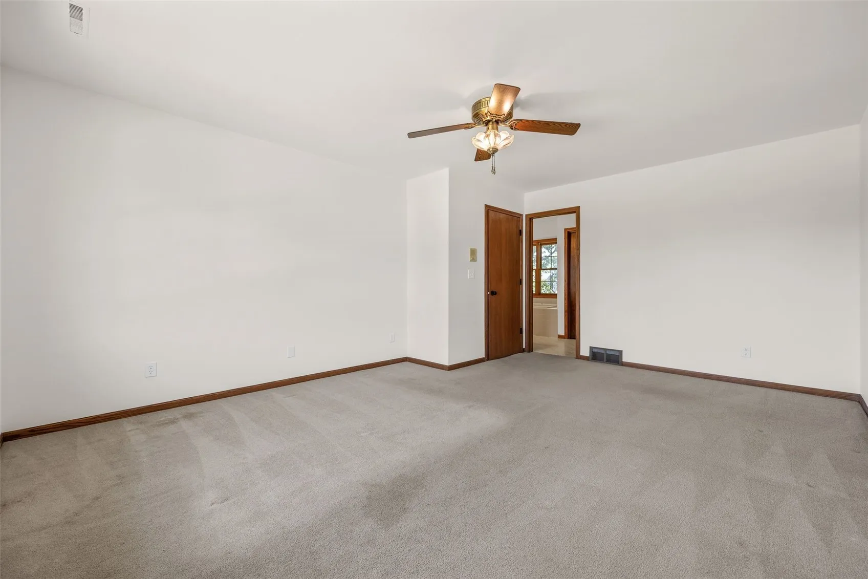 2nd Floor Primary Room