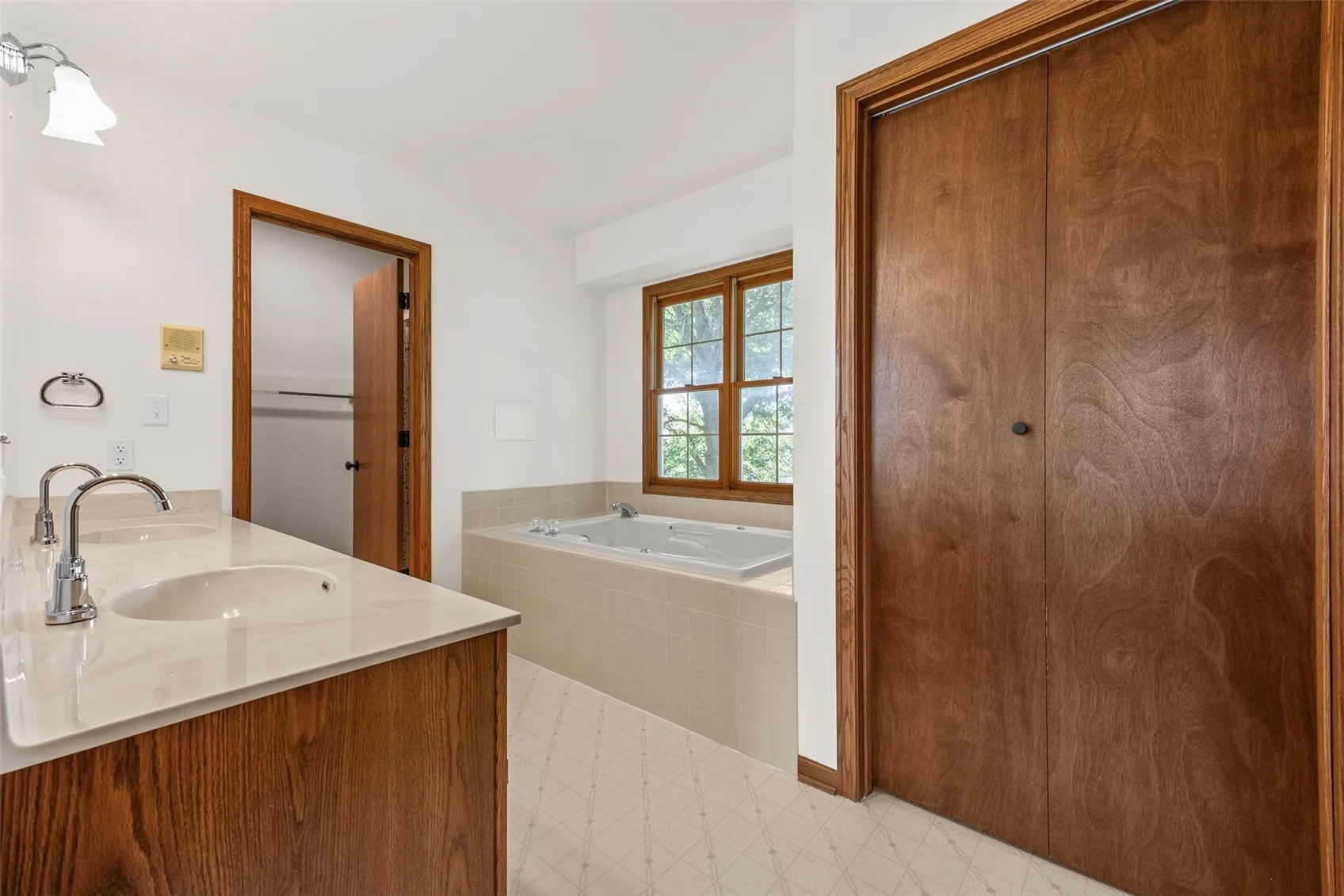 2nd Floor Primary Bathroom with Jetted Tub