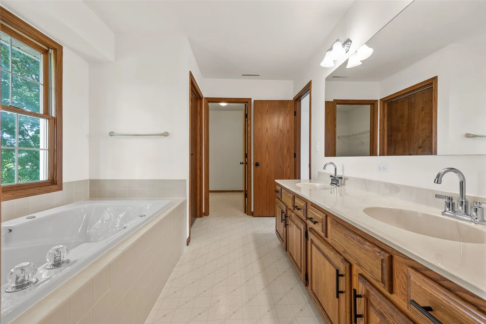 2nd Floor Primary Bathroom with Jetted Tub