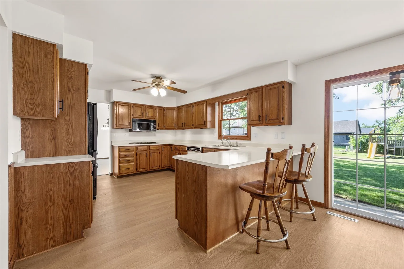 Kitchen with Breakfast Bar