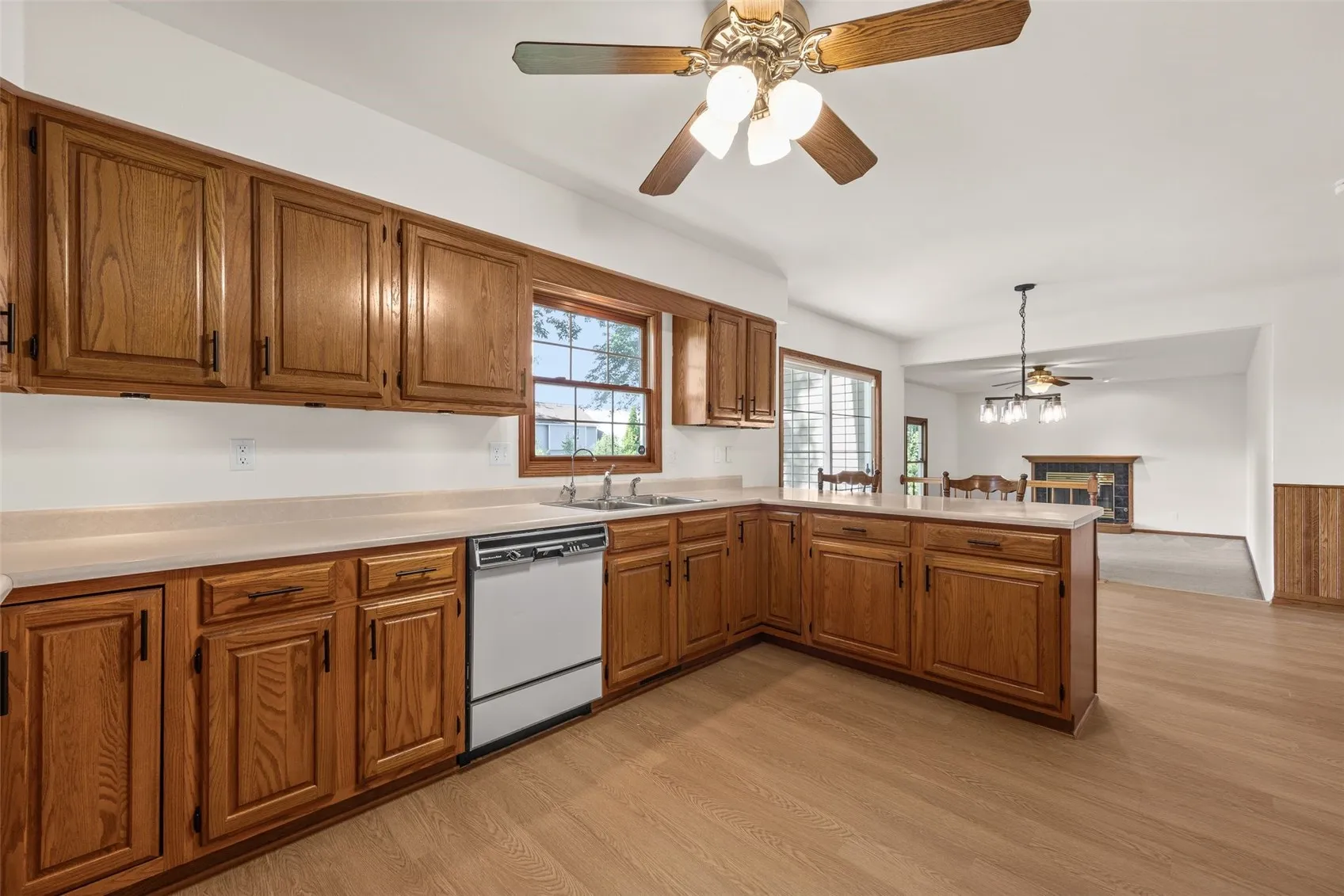 Kitchen with Breakfast Bar