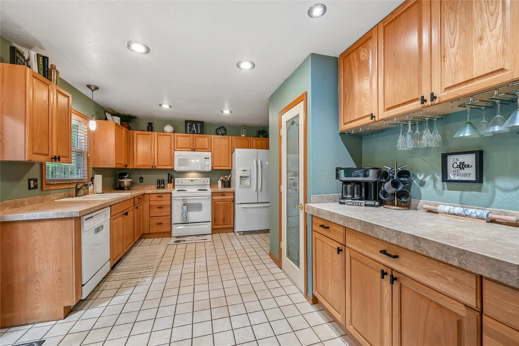 Spacious kitchen