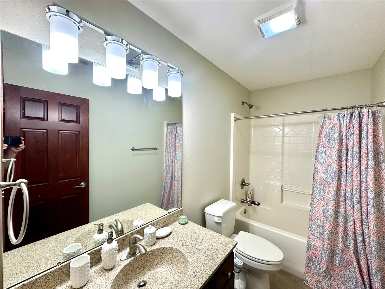 Main Bath.