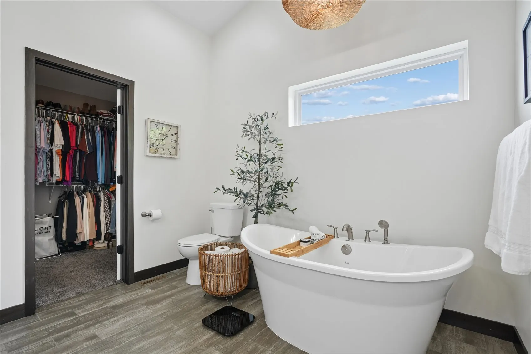 primary bath - soaking tub