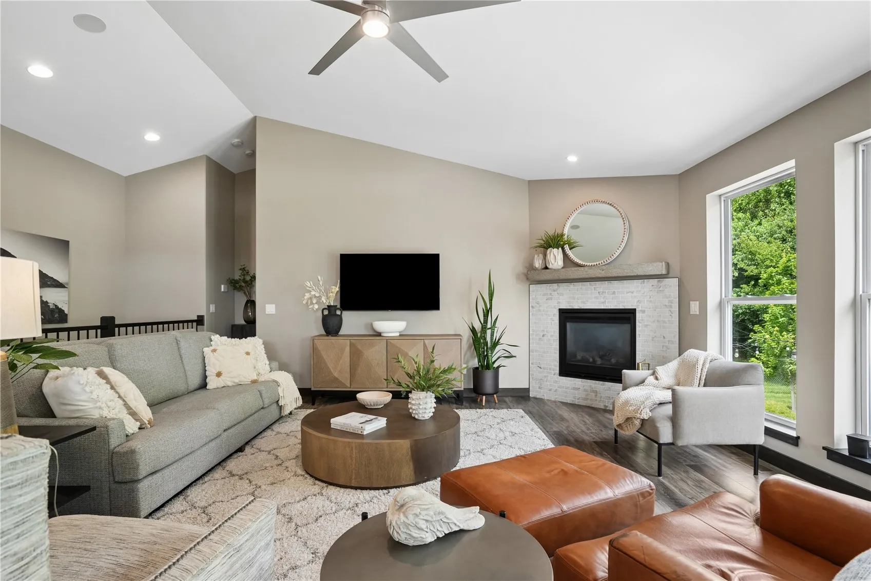 living room - gas fireplace