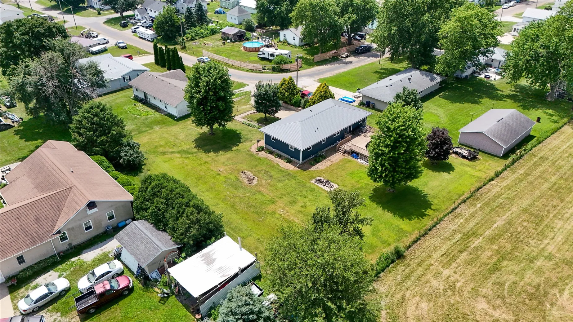 213 2nd St