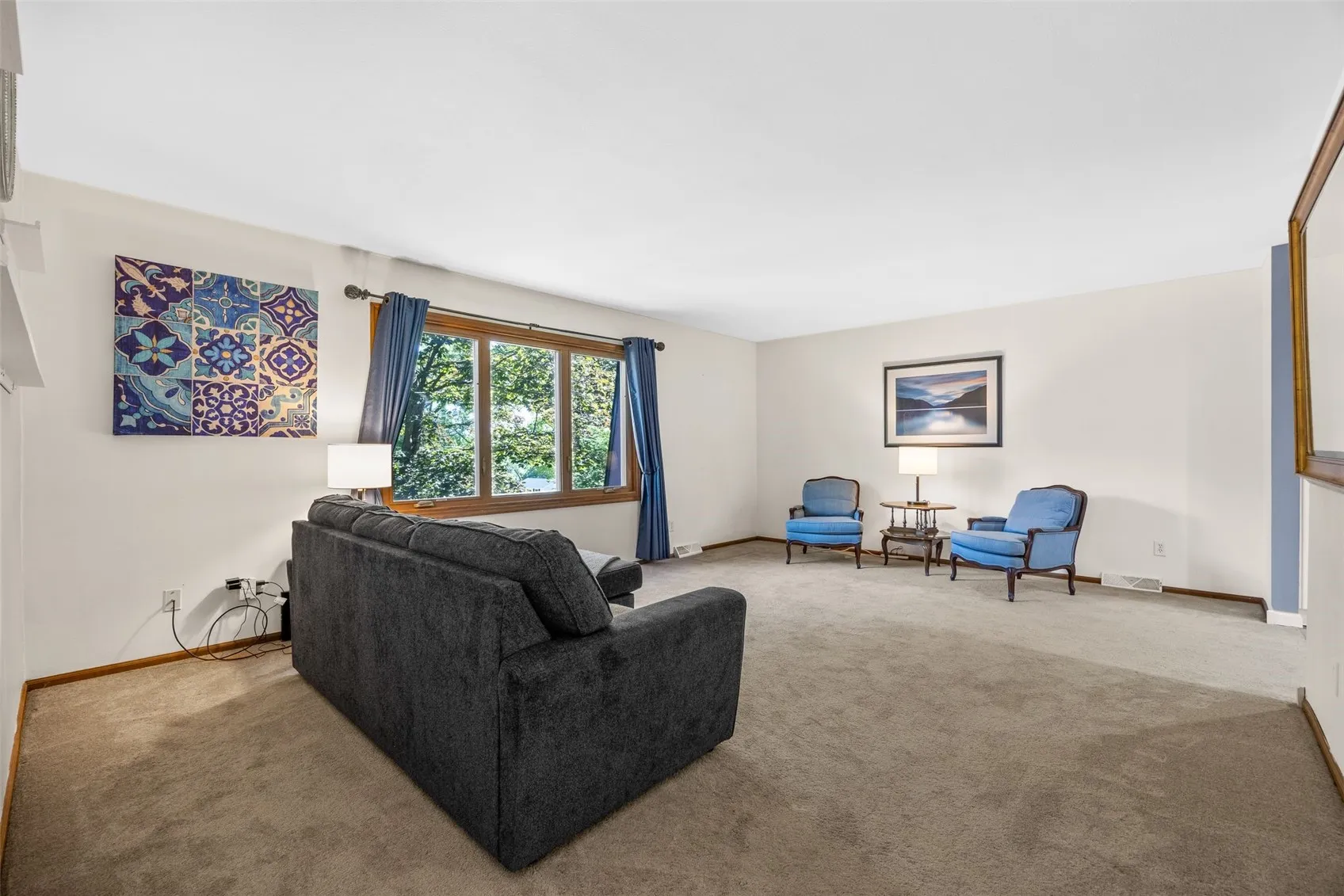 Large Living Room with Window overlooking front yard