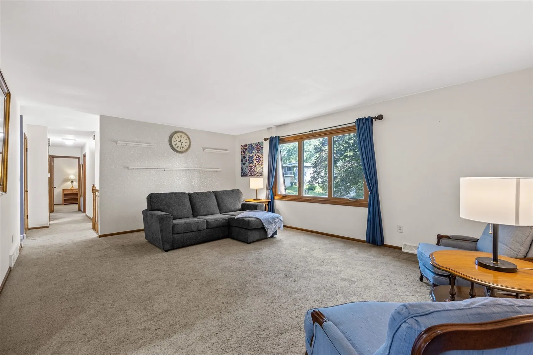 Large Living Room with Window overlooking front yard