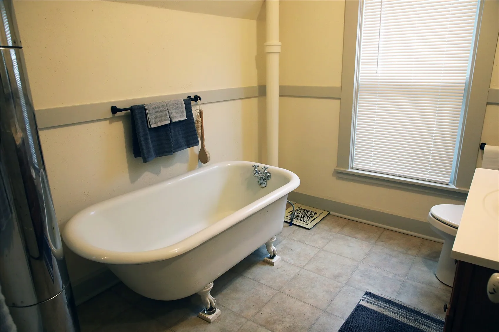 Upstairs Bath