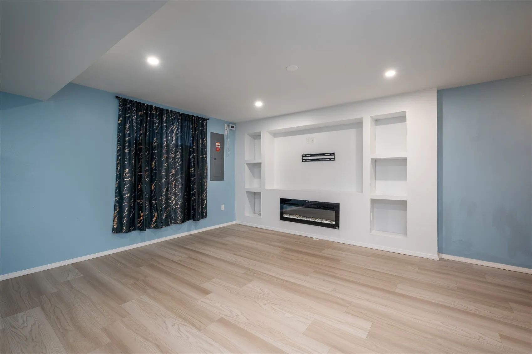 FAMILY/REC ROOM