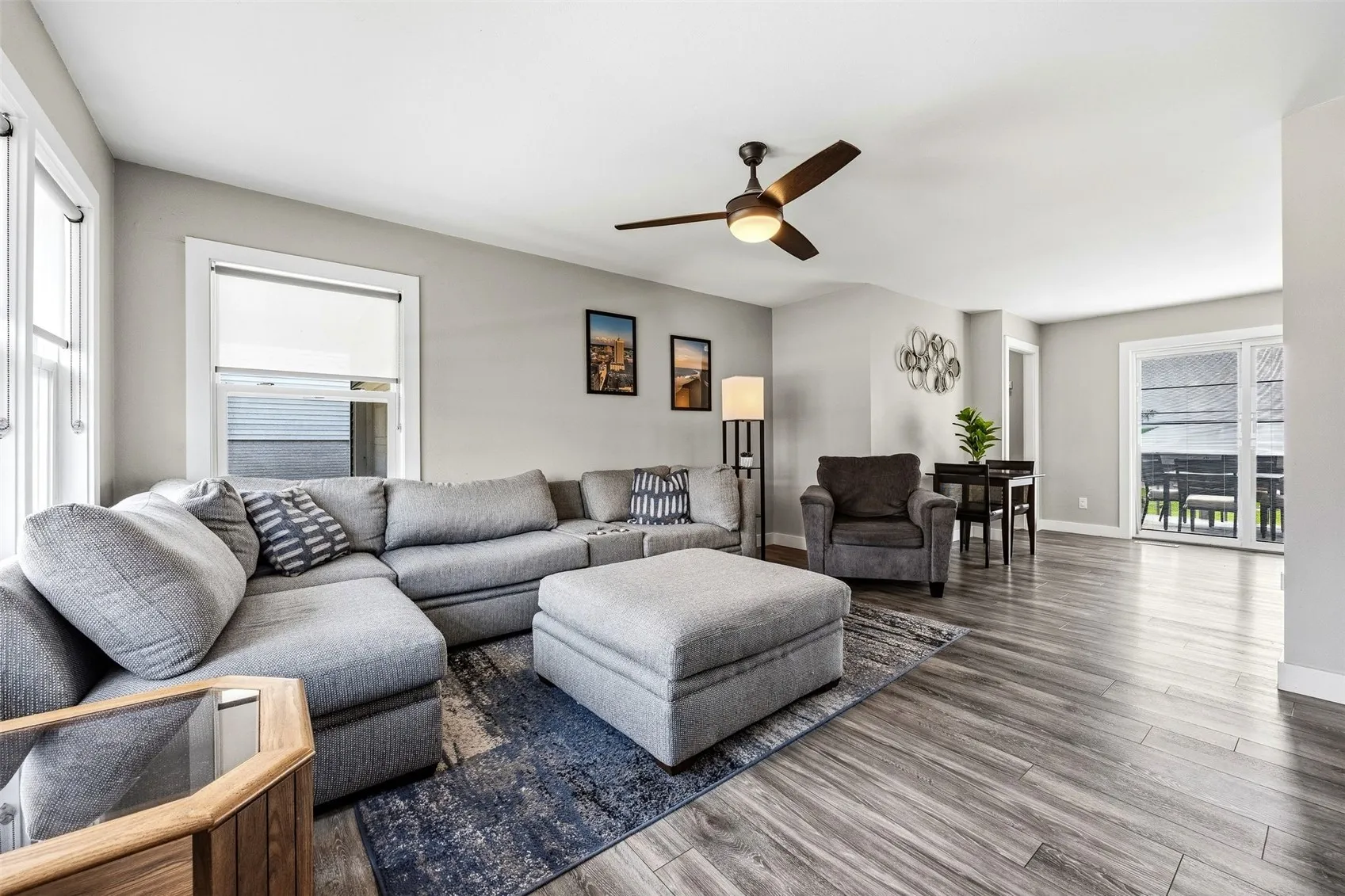 Spacious living room