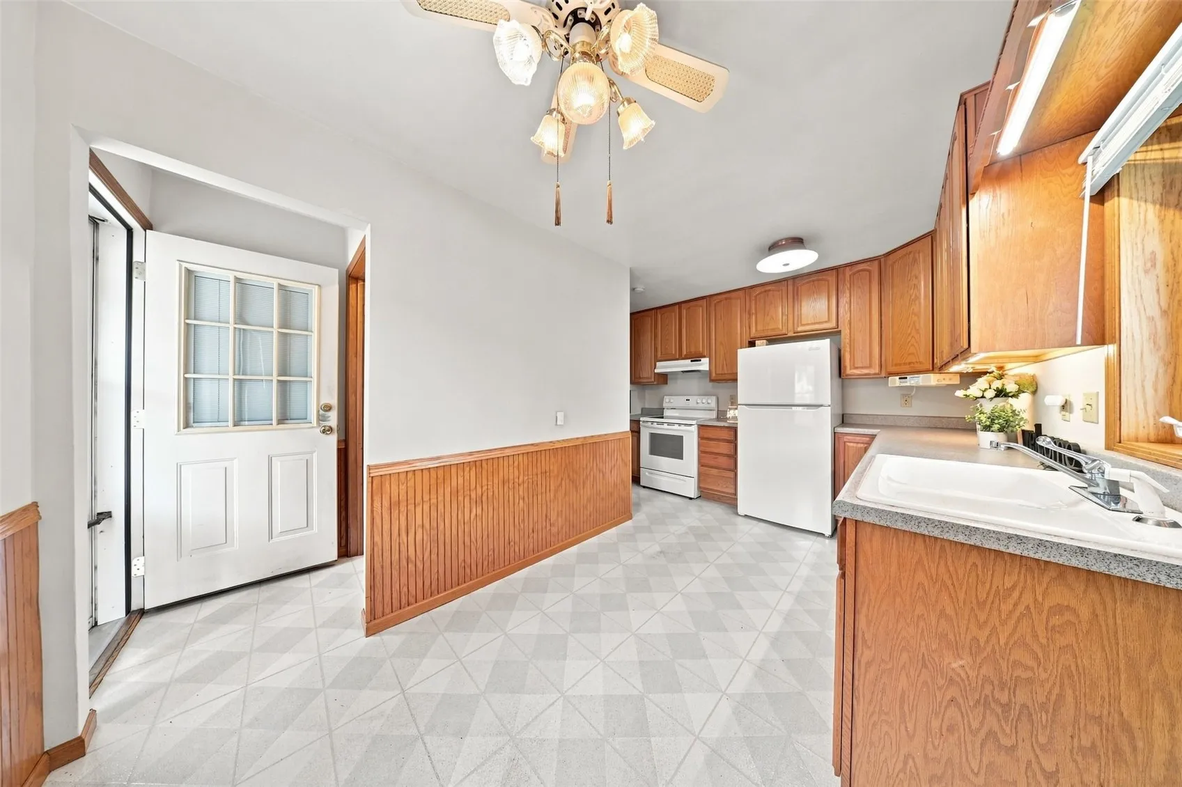 Eat In Kitchen